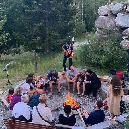 Camping Tipi Avec Terrasse Pour 4 Pers, - Api-1-52-1302 Saint-Sorlin-dʼArves